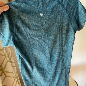 Blue Lulu lemon swiftly tech short sleeve tee